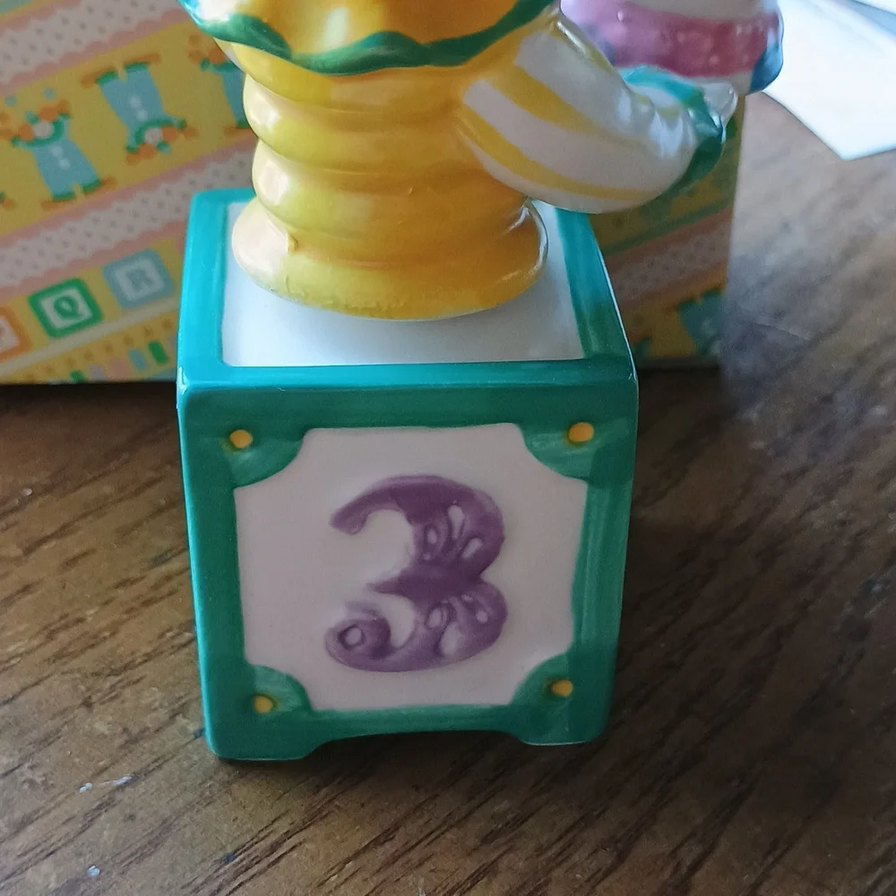 NIB Avon Year to Year Birthday Candle Clown w Candle Holder on Block 1-4 Years